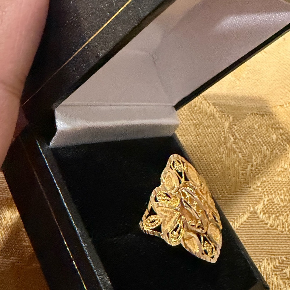 21k Solid Gold Leaf Ring Size 8 - image 8